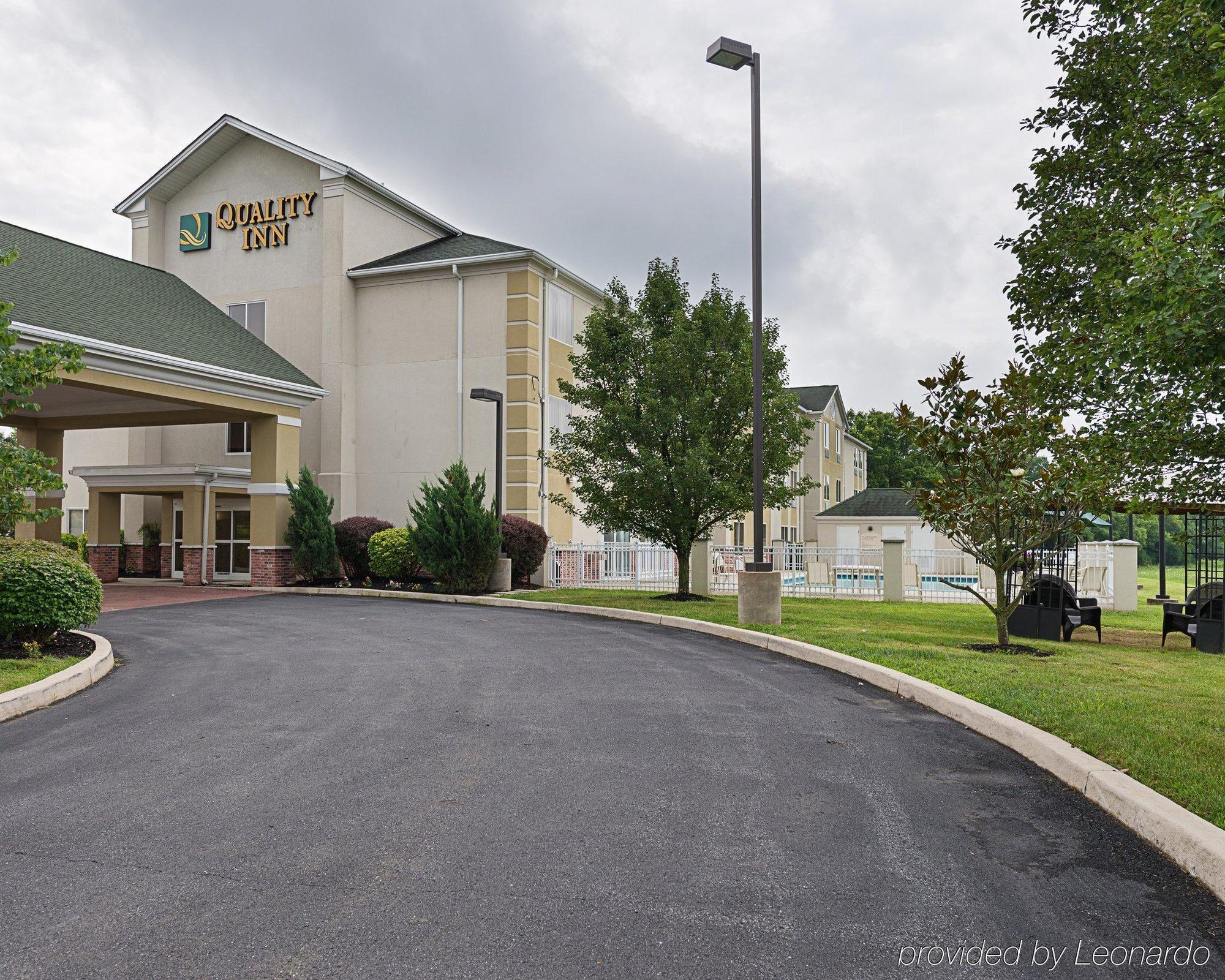 Quality Inn Spring Mills - Martinsburg North Exterior foto